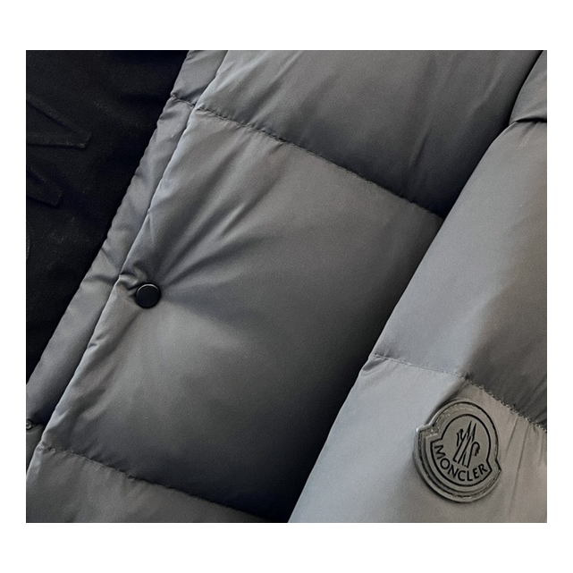 Moncler Contrast-Hood Colour-Block Puffer – Premium Down | Colour as Architecture