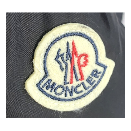Moncler Cinched-Waist Fur-Trim Hooded Puffer – Black | Cinched Waist & Fur-Trim Hood
