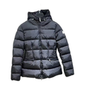 Moncler Drawstring-Hood Fitted Puffer – Premium Down | Adjustable Hood & Tailored Fit