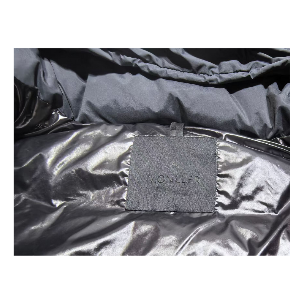 Moncler Madeira Hooded Puffer – Everyday Luxury | Premium Down