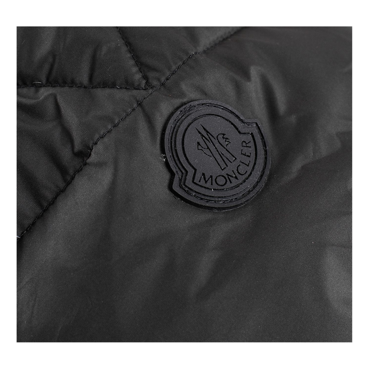 Moncler Contrast-Lined Logo-Hood Puffer – Black | Logo Hood & Contrast Lining