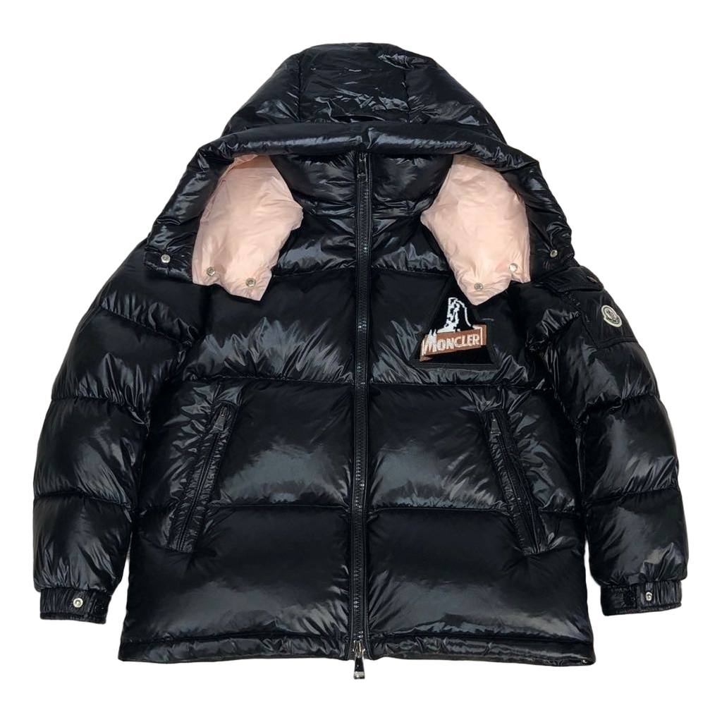 Moncler Mountain-Badge Glossy Short Puffer – Black | Premium Down