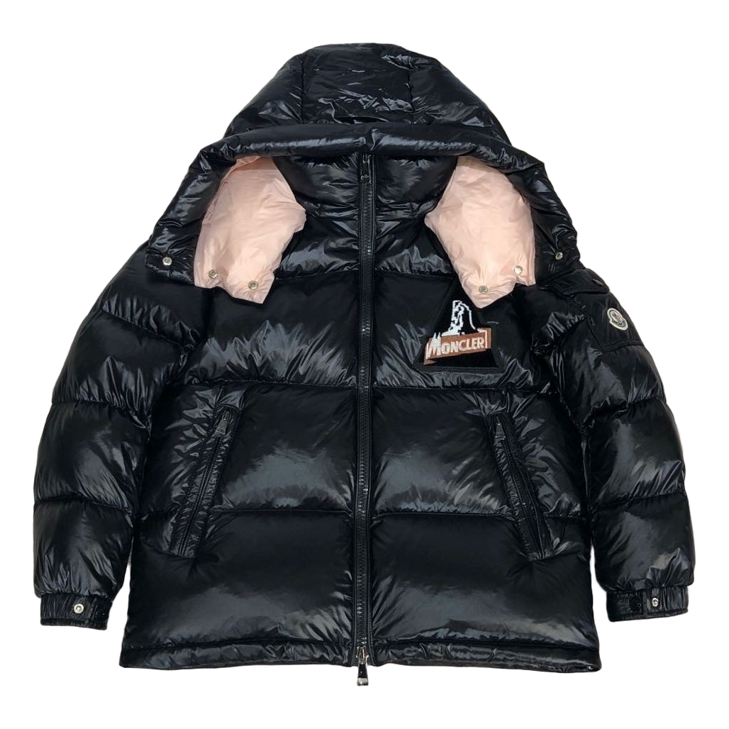 Moncler Mountain-Badge Glossy Short Puffer – Black | Premium Down